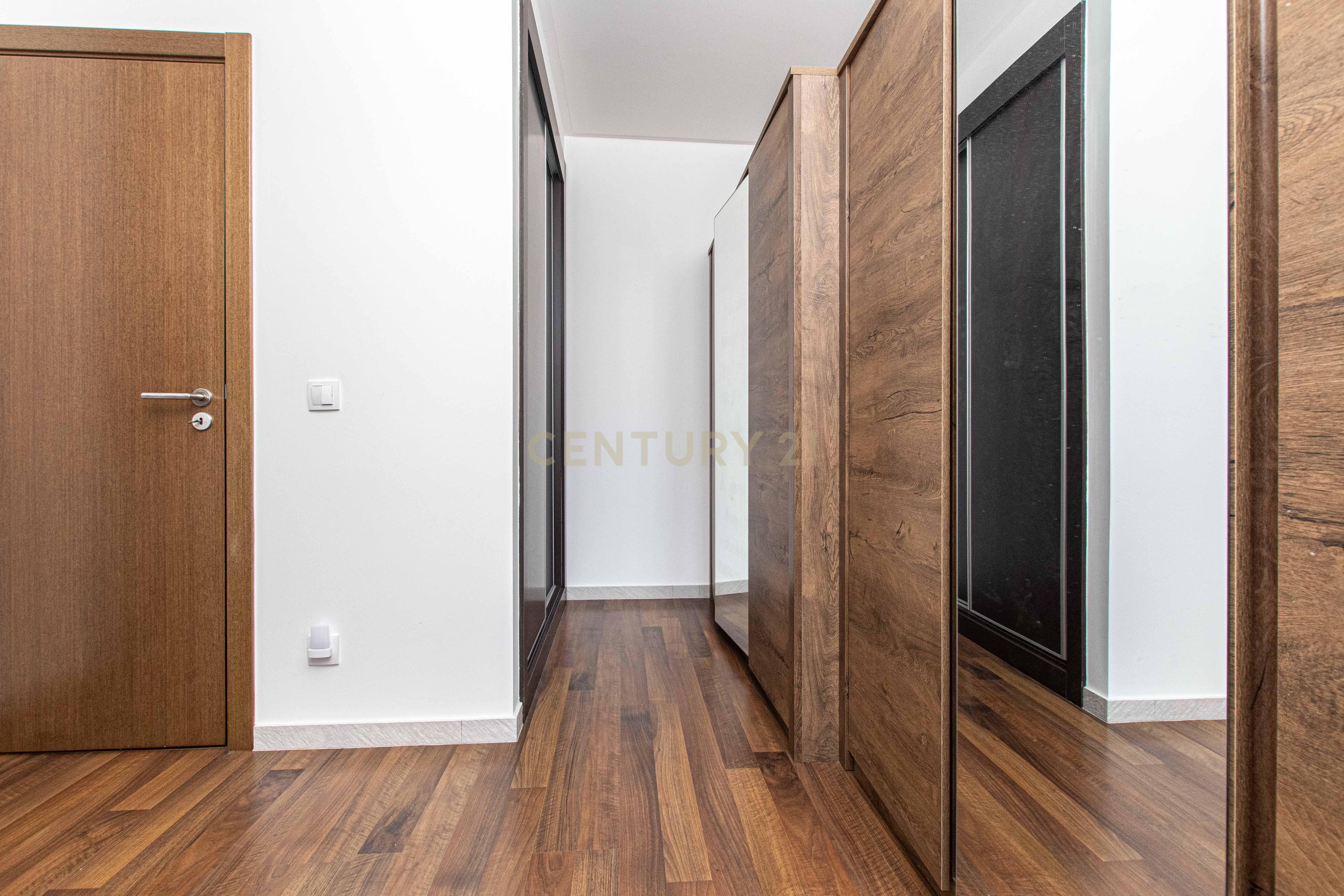 Fotografia 5 de T4 Duplex Premium com Terraço / Arrecadação / 5 Lugares de Estacionamento / Marinha Grande