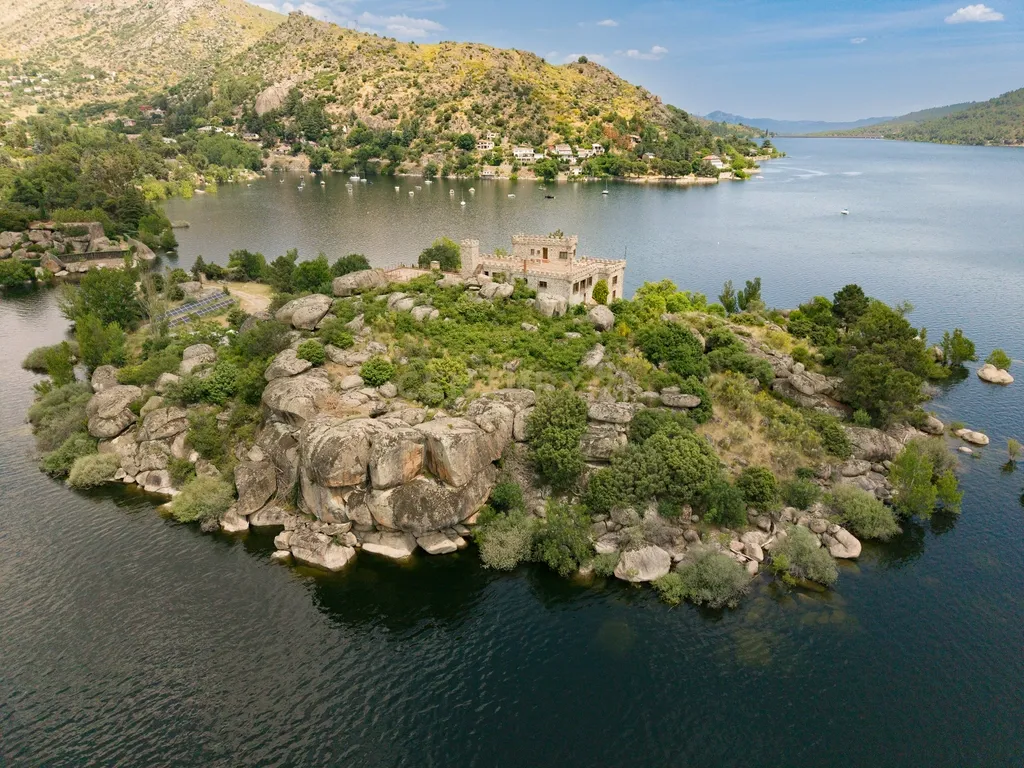 ILHA CENTINELA — UMA ILHA PRIVADA COM CASTELO - Image 2