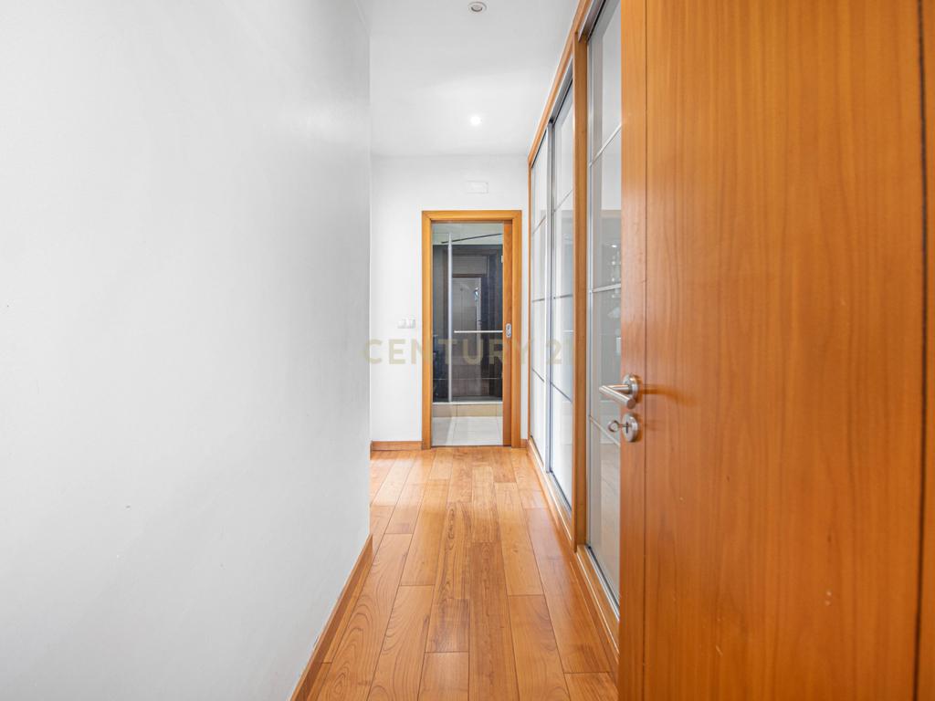 Moradia Isolada T4 291m2 em Lote de 1050 m2 em Mucifal, Colares, Sintra - Image 38