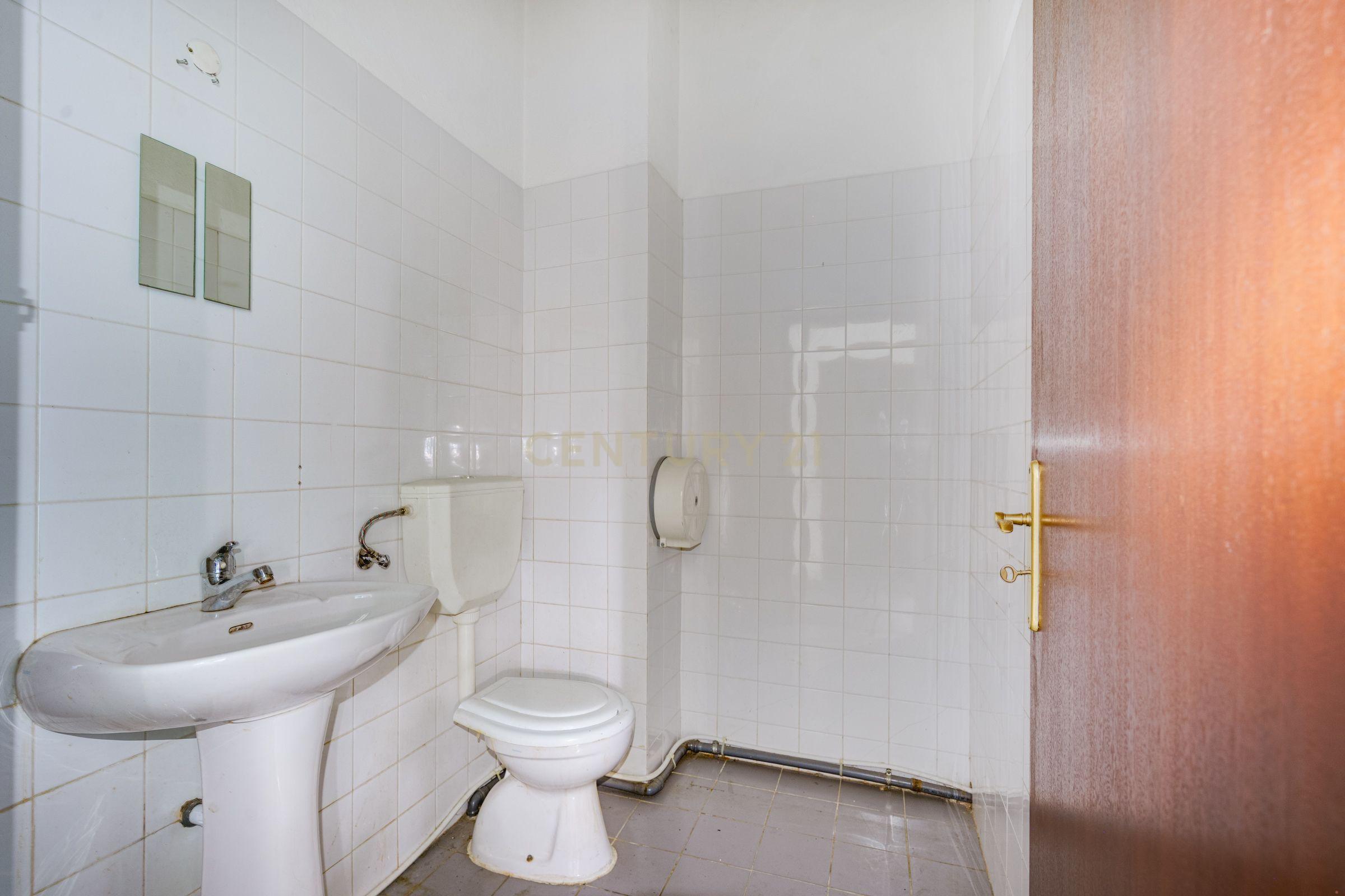 Fotografia 12 de ESPAÇO COMERCIAL 142 M² + 5 ESTACIONAMENTOS | 2 PISOS | EXCELENTE OPORTUNIDADE
