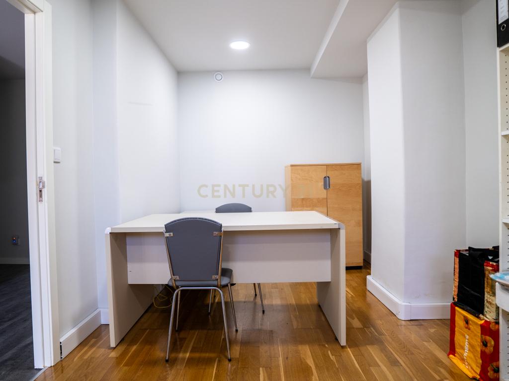Escritório Mobilado para Arrendamento – Ramada, Odivelas | 92m² | 1.000€/mês - Image 7
