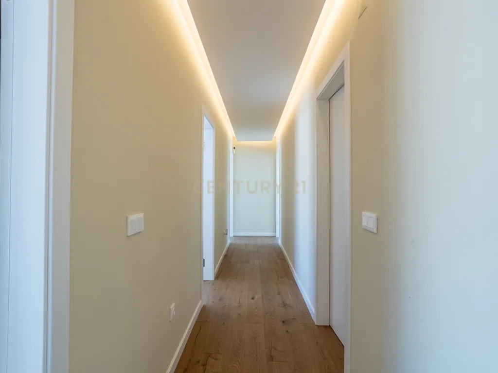 Luxuosa Moradia T4 com Piscina na Lagoa Albufeira, para Arrendamento - Image 26