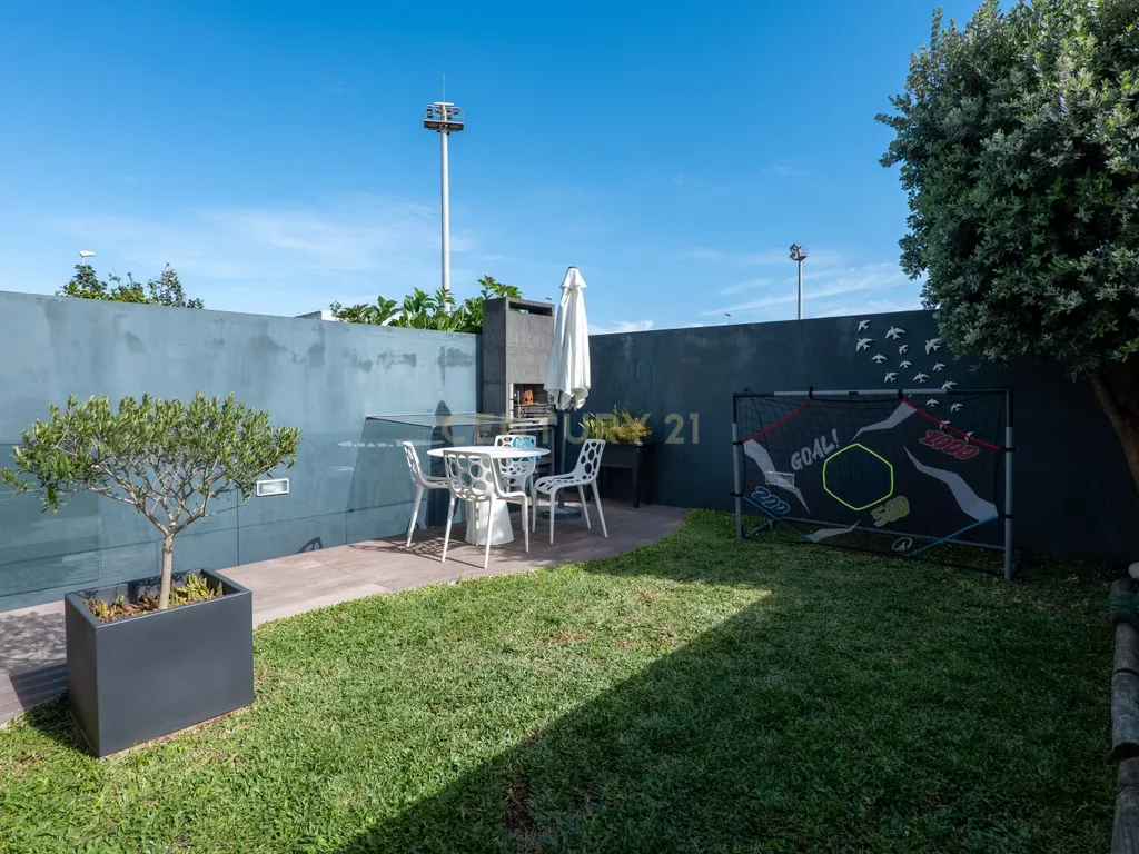Andar de Moradia Duplex em Lavra – A 2 minutos a pé da praia! - Image 28