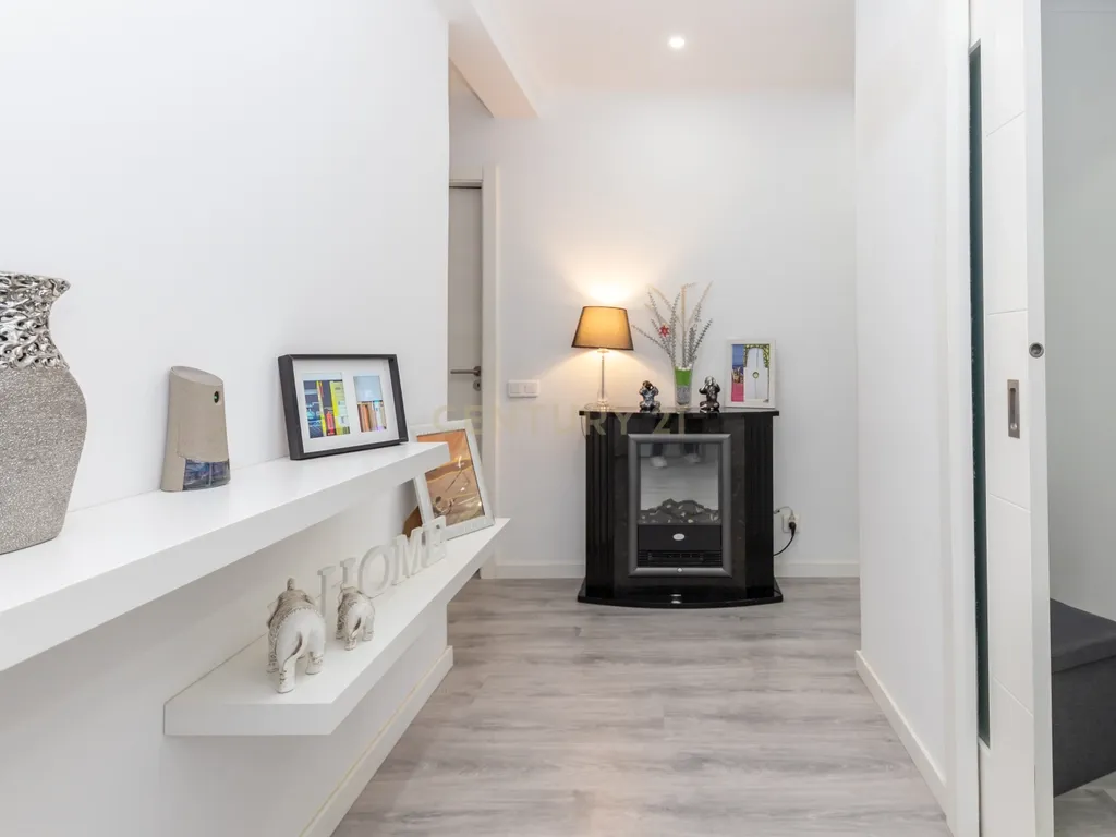 Apartamento T2 no Feijó totalmente remodelado - Image 8