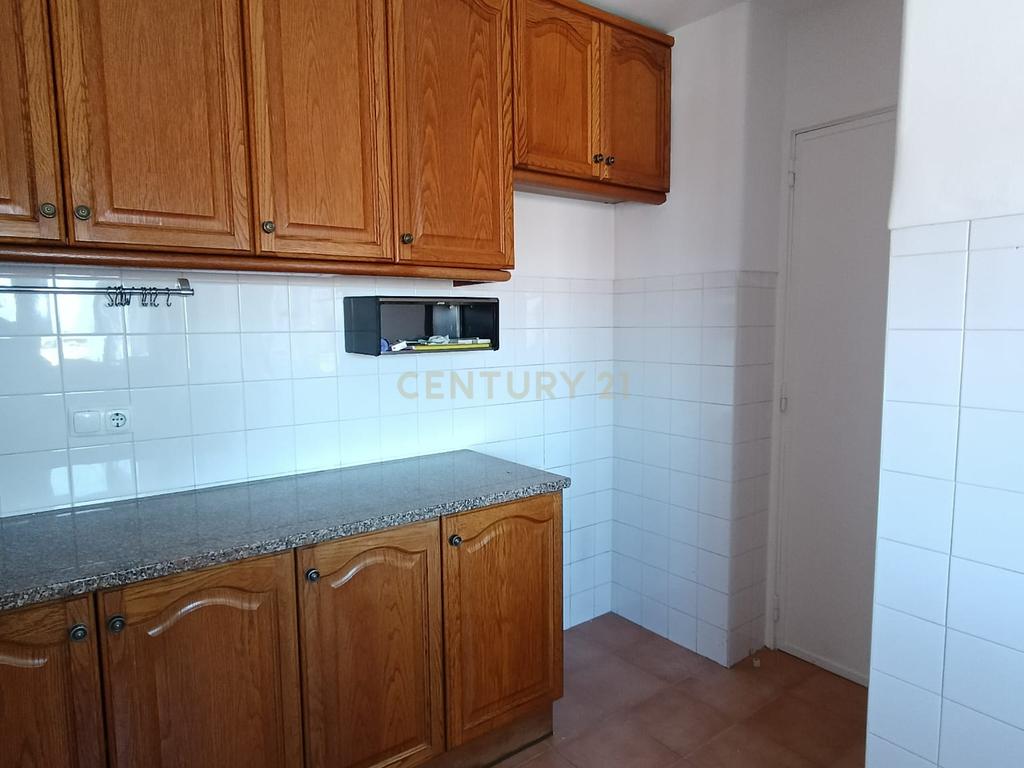 Apartamento 4 assoalhadas (T3) nos Olivais. Conforto e conveniência no coração da cidade - Image 8