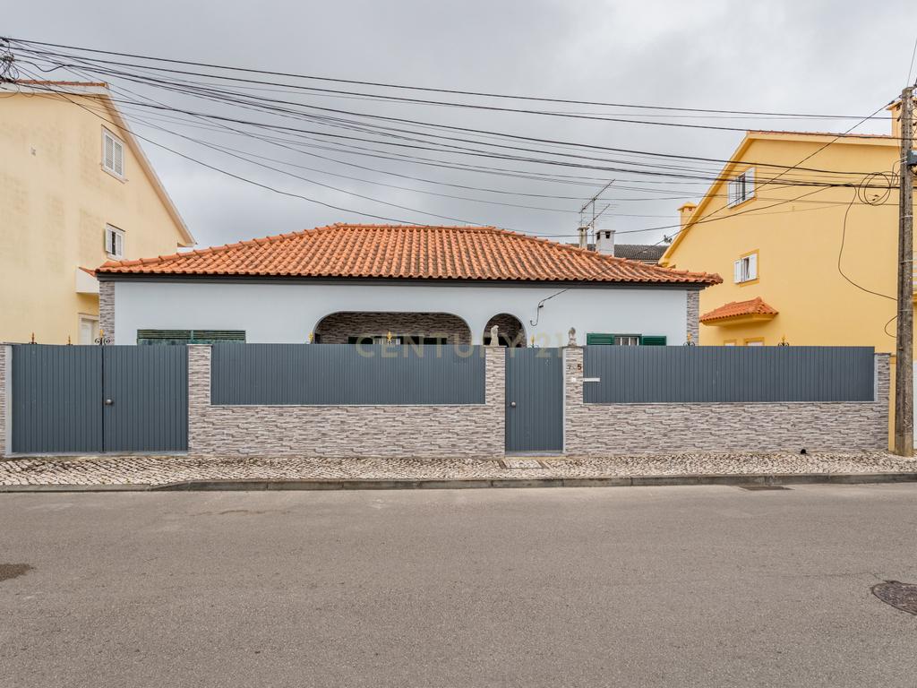 Moradia Isolada T3 Quinta do Conde - Image 1