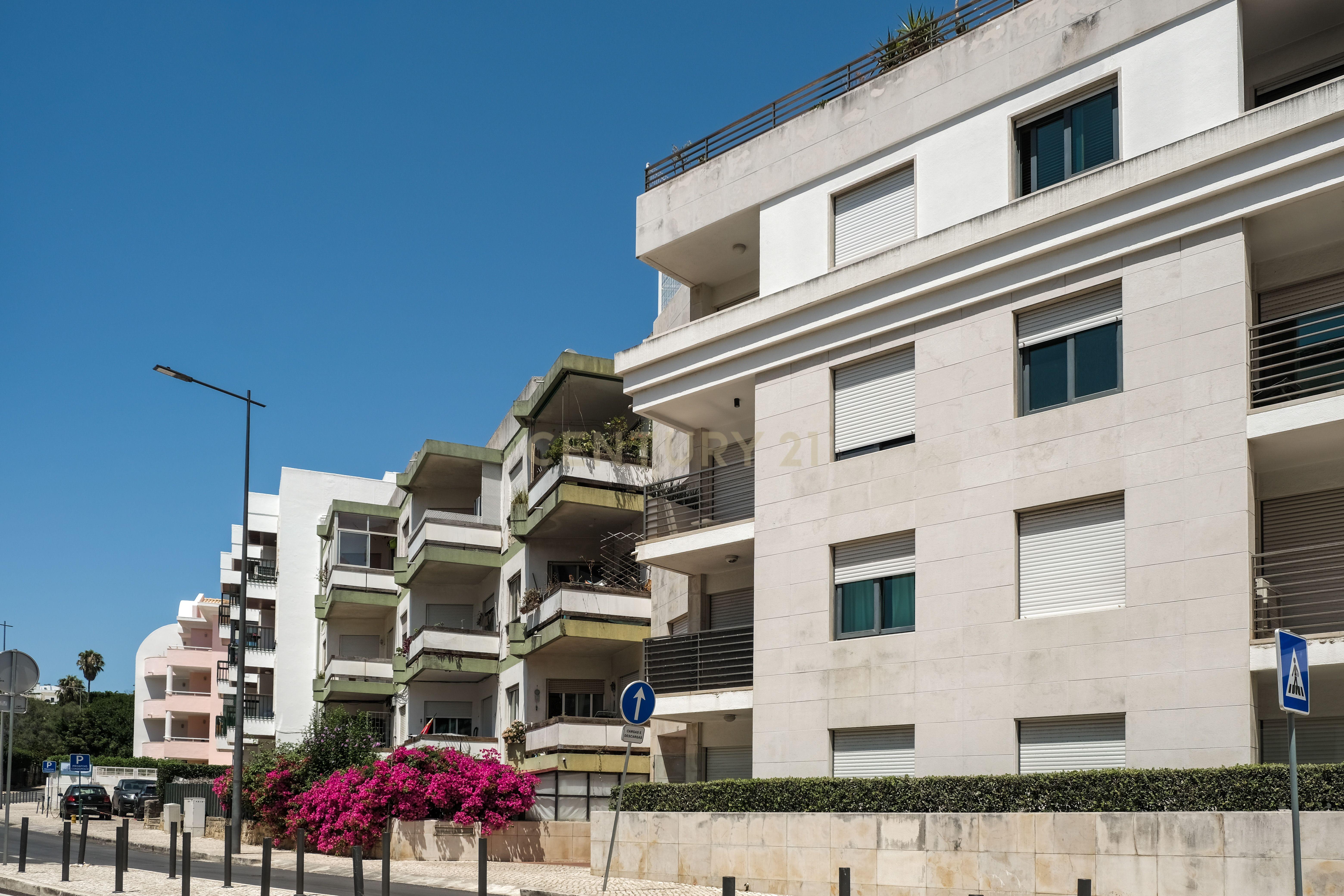 T3 no Centro de Cascais com Terraço, 2 Varandas e o mar tão perto