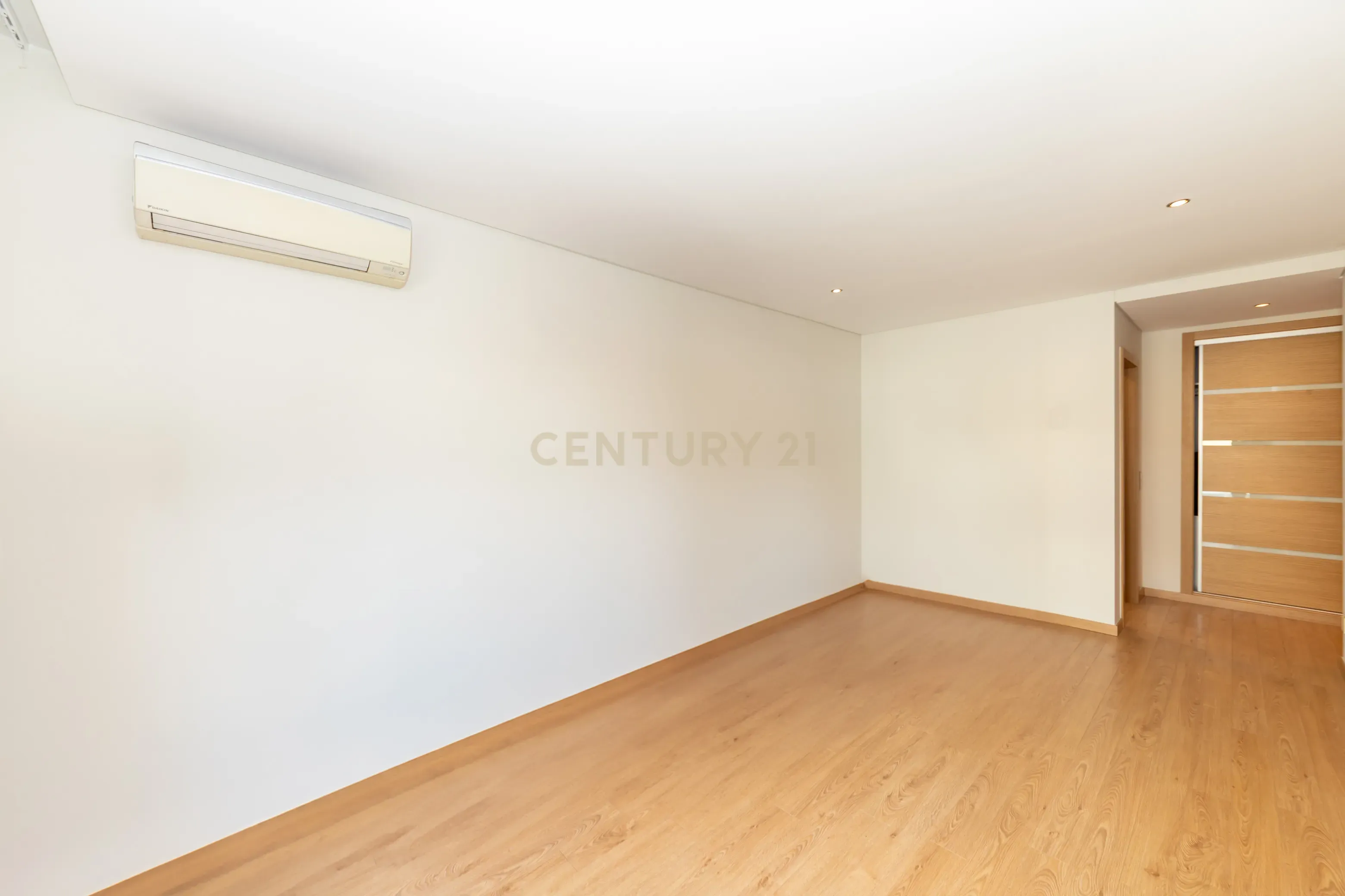 Apartamento T3 Com Box - Varandas Montijo - Image 29