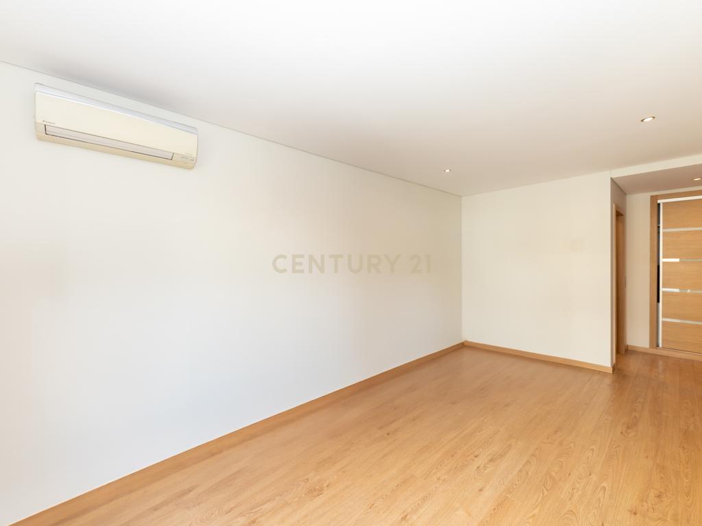 Apartamento T3 Com Box - Varandas Montijo - Image 29