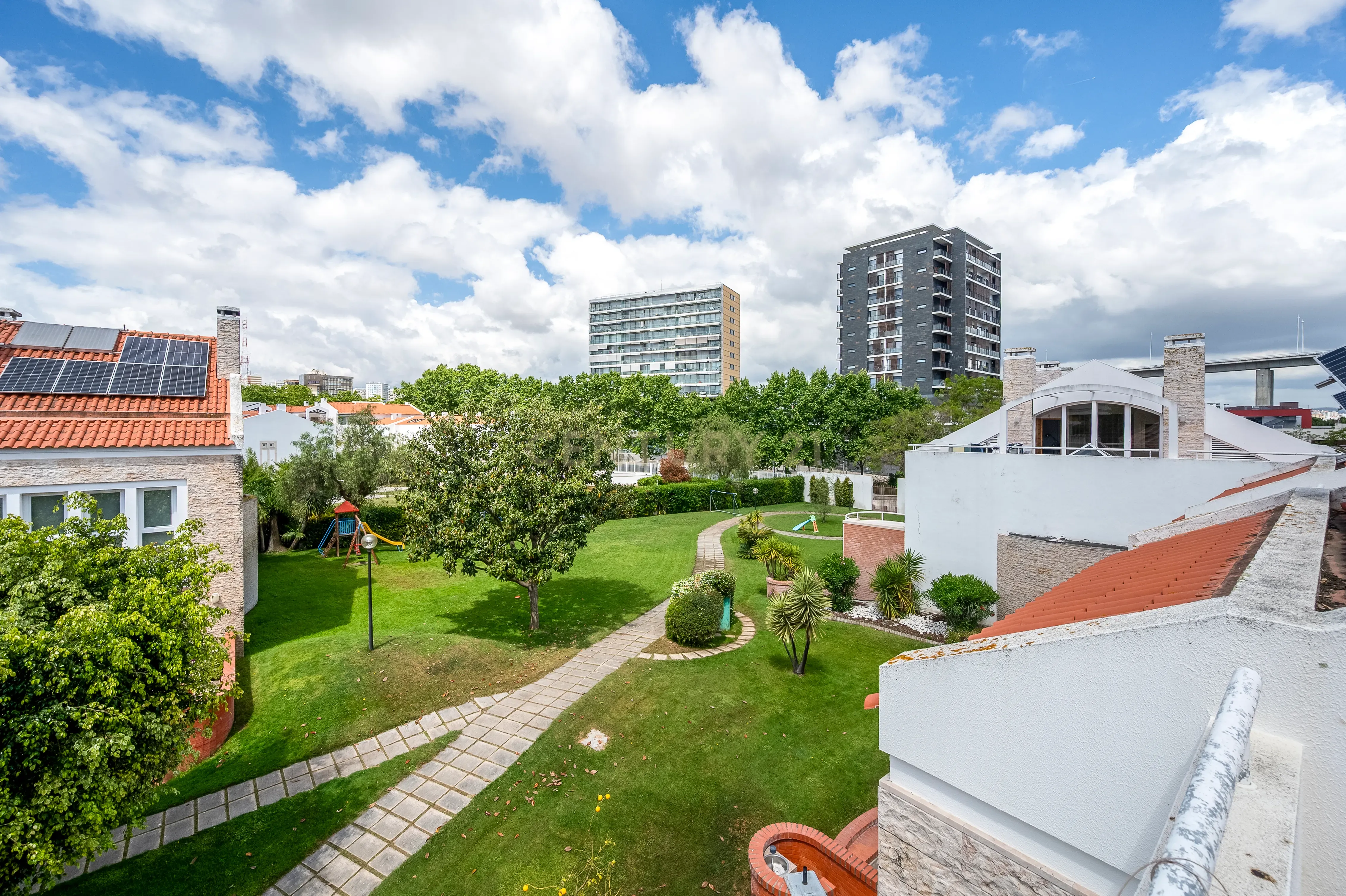 Moradia T4+1 em Condomínio Privado – Parque das Nações, Lisboa