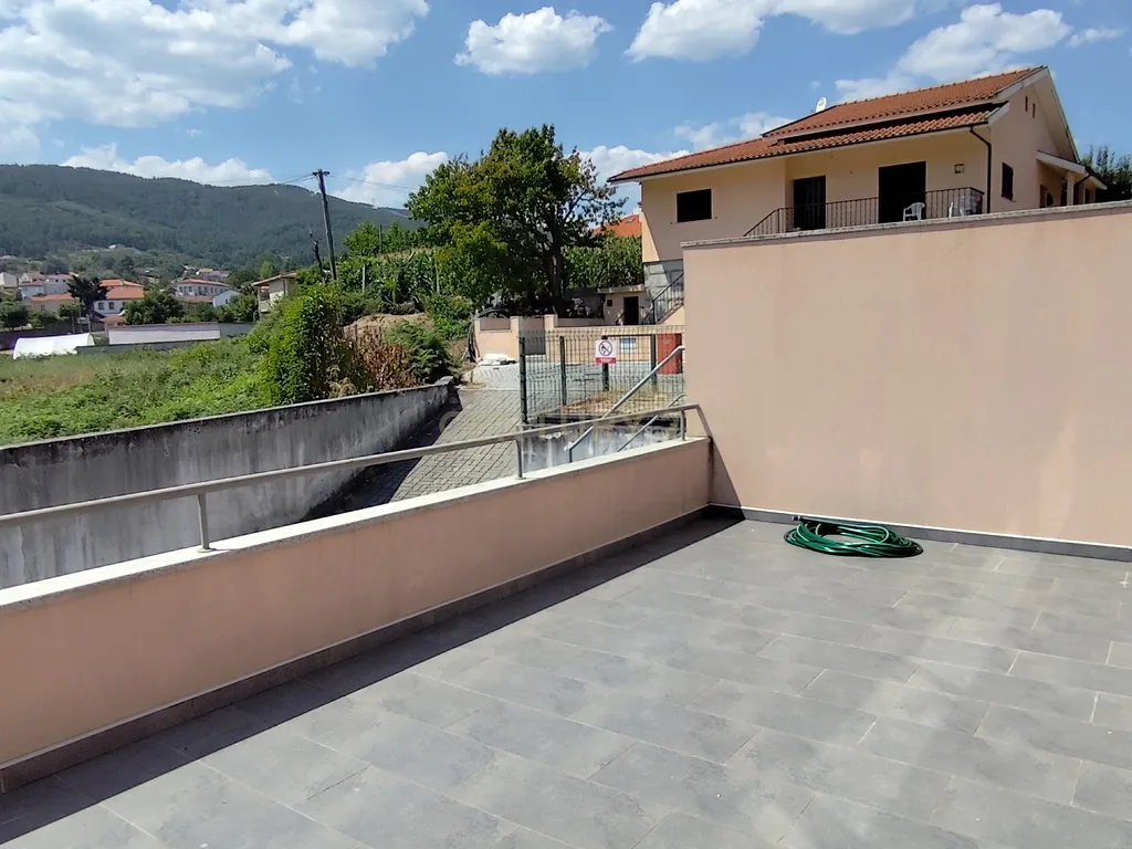 Moradia T3 em Boticas - Image 4
