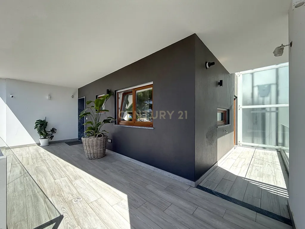 Luxuosa Moradia T3 com Vista Mar em S. Pedro do Estoril, Parede - Image 62