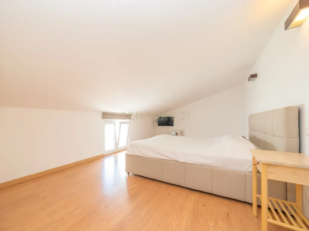 Excelente Apartamento T3 Duplex c/ Garagem, na Galiza, Estoril, Cascais - Image 18