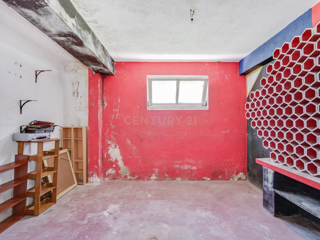 T2 Luminoso na Vila da Apelação – Espaço, Conforto e Potencial - Image 19