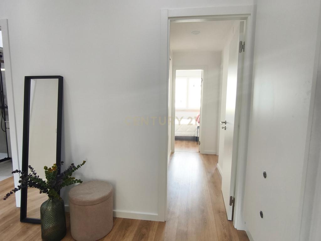 Apartamento T3 com Suíte, Varandas e Excelentes Acabamentos - Image 8