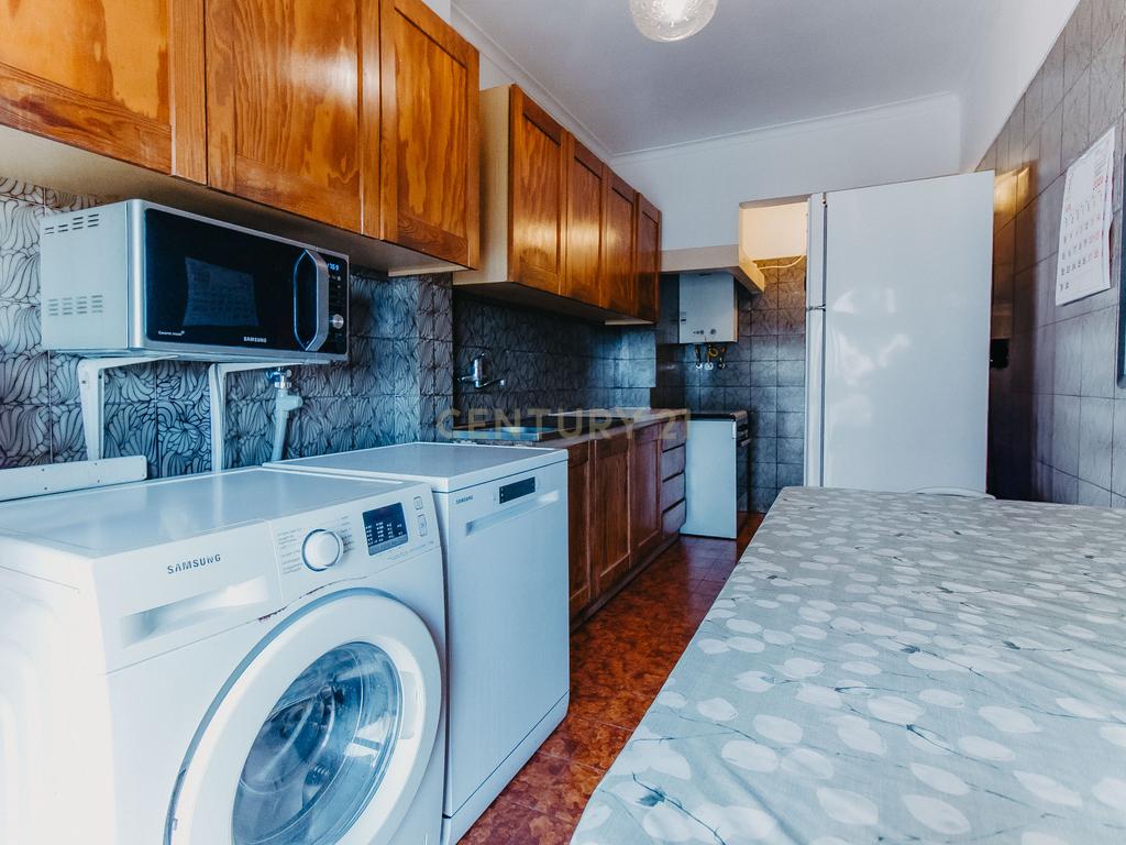 Apartamento T3, 3 varandas e 2 wc. Situado no último piso de um edifício tranquilo, conforto, funcionalidade e uma localização difícil de igualar. - Image 22