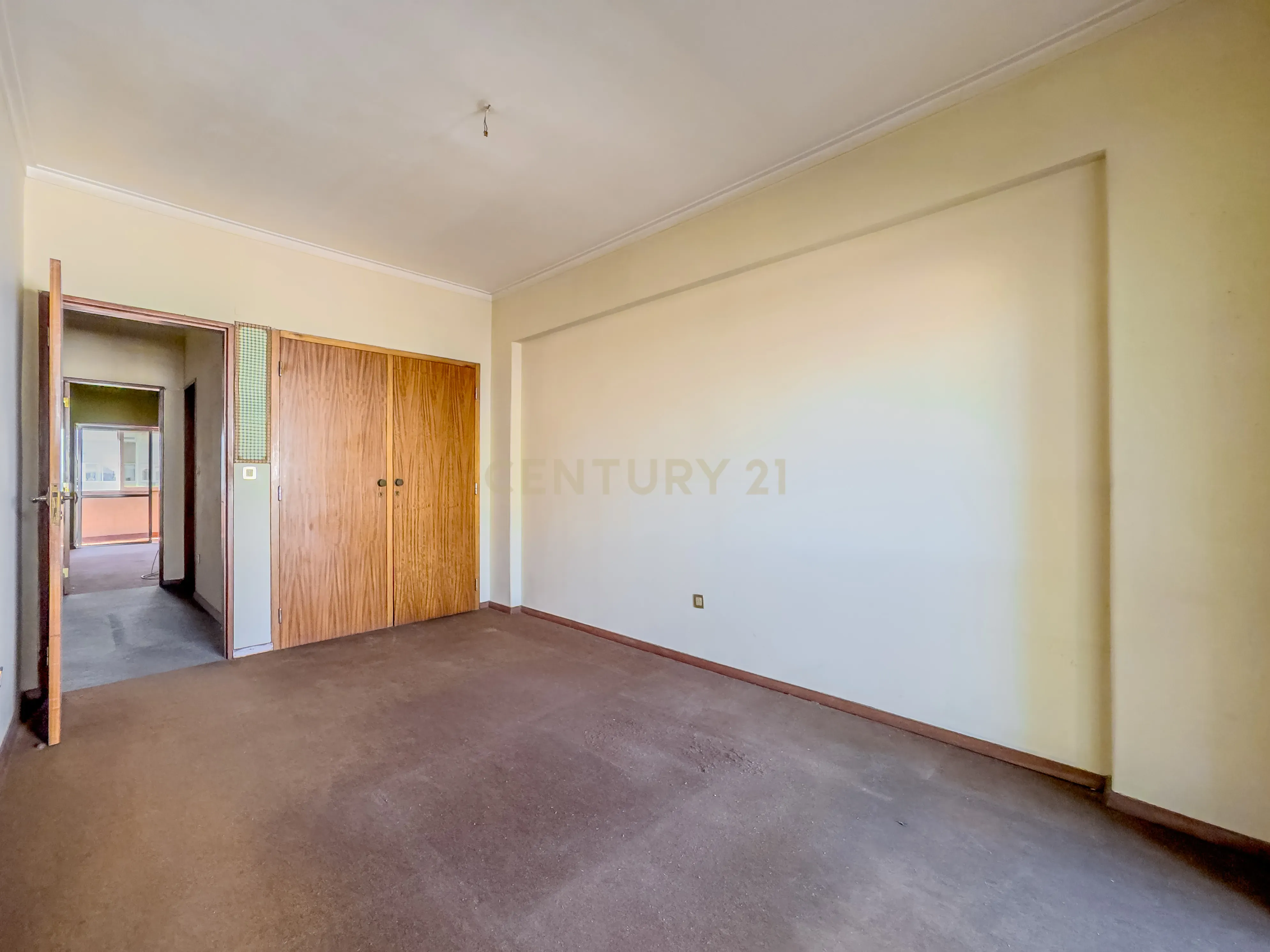 Fotografia 11 de Apartamento T2  com vista de Rio  Praça São João Batista  Almada