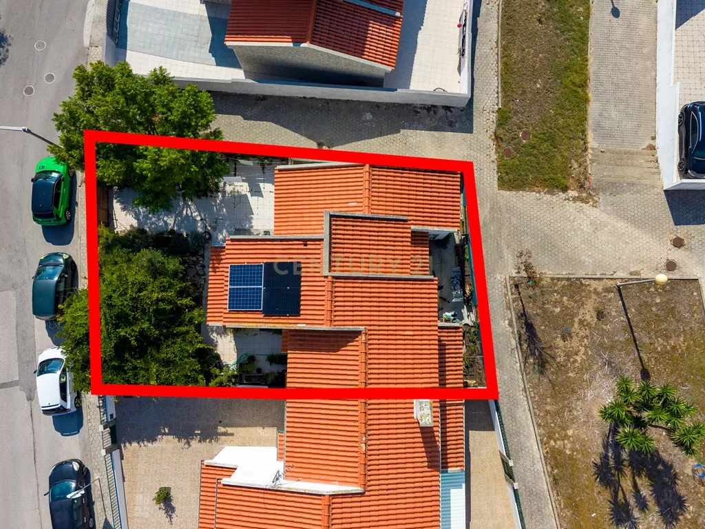 🏡 Moradia na Nazaré com enorme potencial de valorização - Image 6