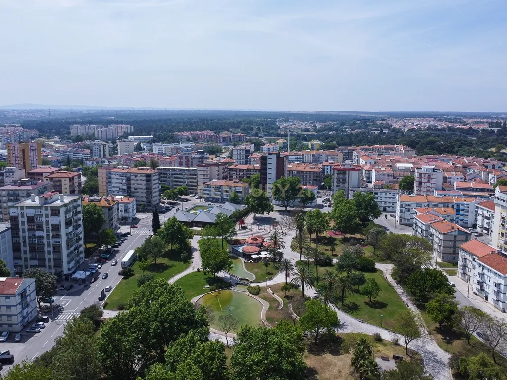 Apartamento T3 em Amora, Seixal - Image 16