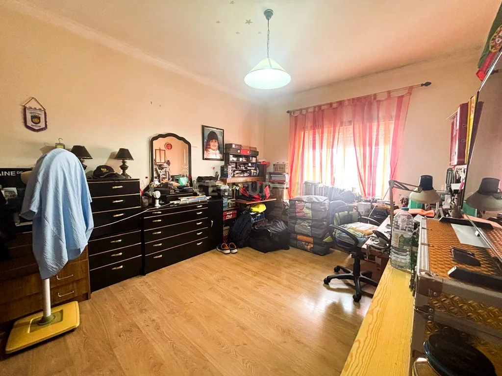 Apartamento T3 no centro do Entroncamento com sótão e garagem - Image 18
