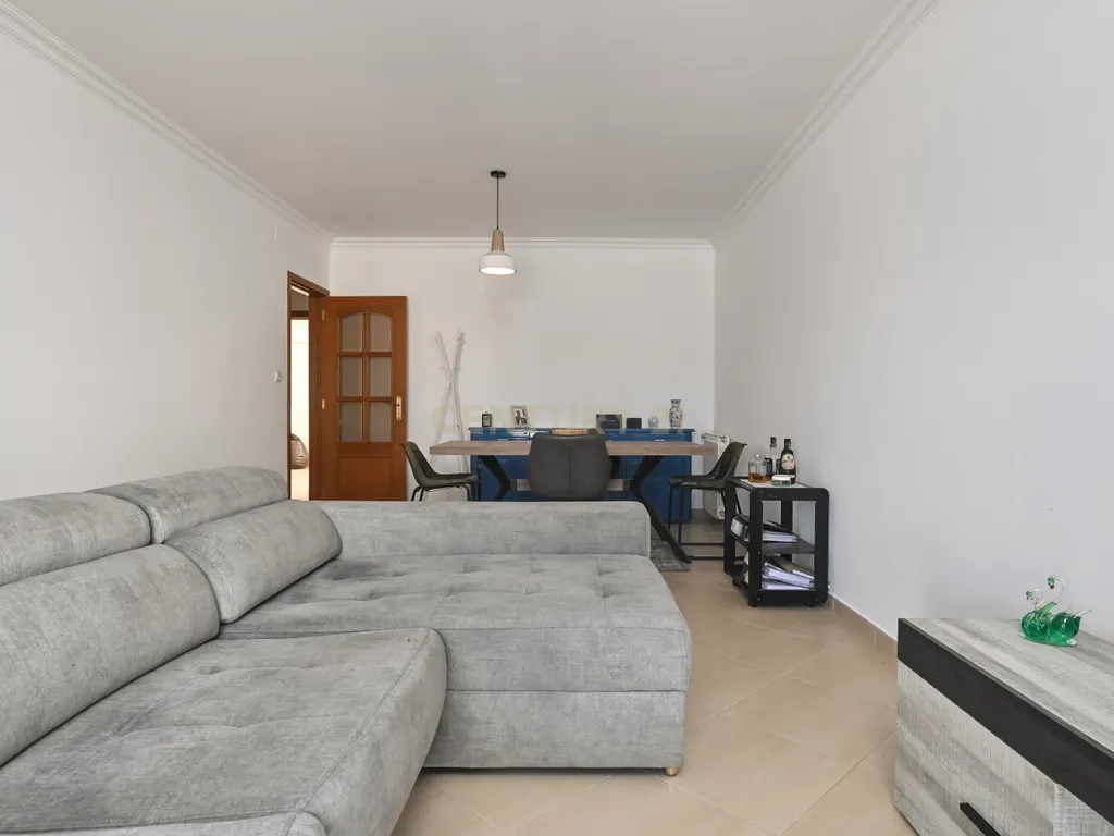 Apartamento T2 em Milharado, com terraço e parquemento - Image 5
