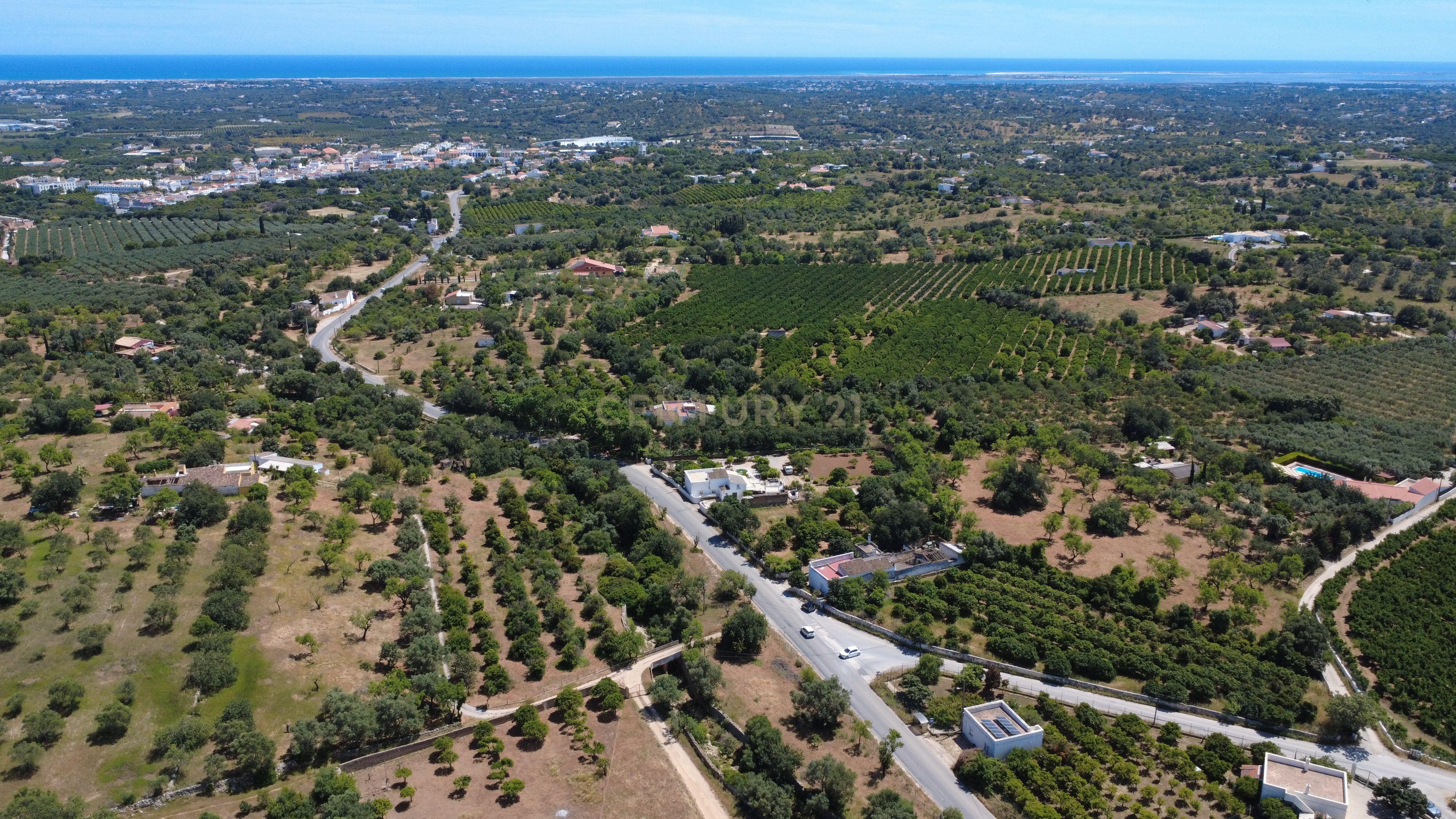 Fotografia 7 de Moradia térrea com terreno de 2.280 m² em Moncarapacho com excelente potencial de renovação