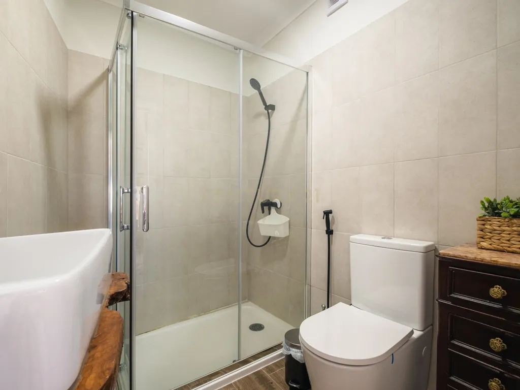 Moradia Renovada em Serpins, Lousã com 3 Casas de Banho - Image 24