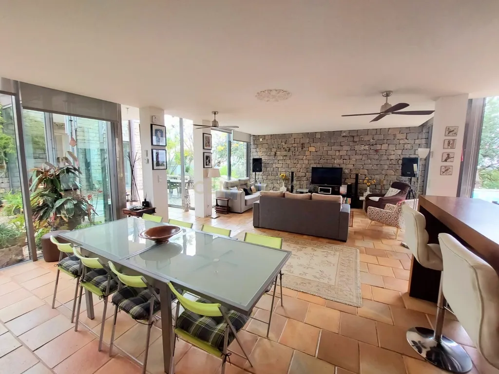 MORADIA TÉRREA T3 DE LUXO – ARQUITETURA CONTEMPORÂNEA EM PEDRA, A 8 MINUTOS DE TAVIRA - Image 16