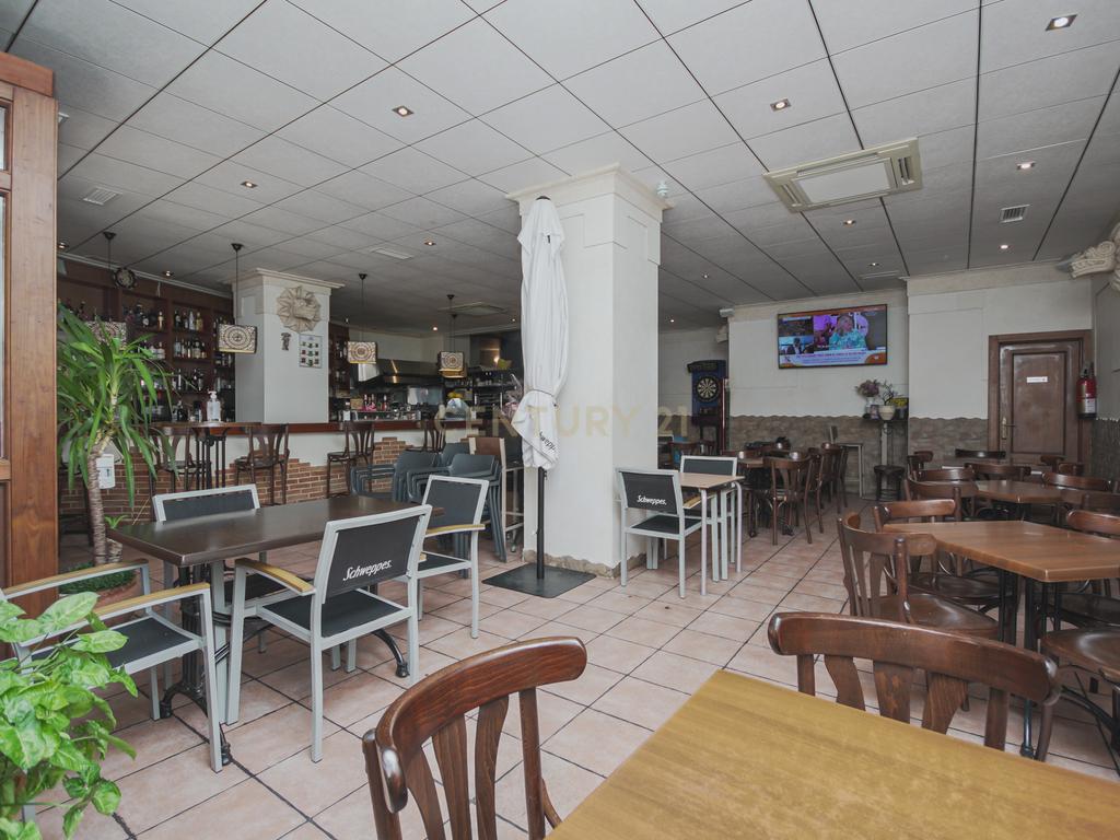 Traspasse de Café Bar totalmente operacional em Torrellano – Pronto para começar! - Image 8
