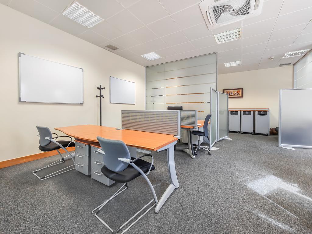 Arrendamento de escritório com 2 salas de reuniões e sala comum | Arrecadação | 1 Parqueamento Beloura Office Park - Image 14