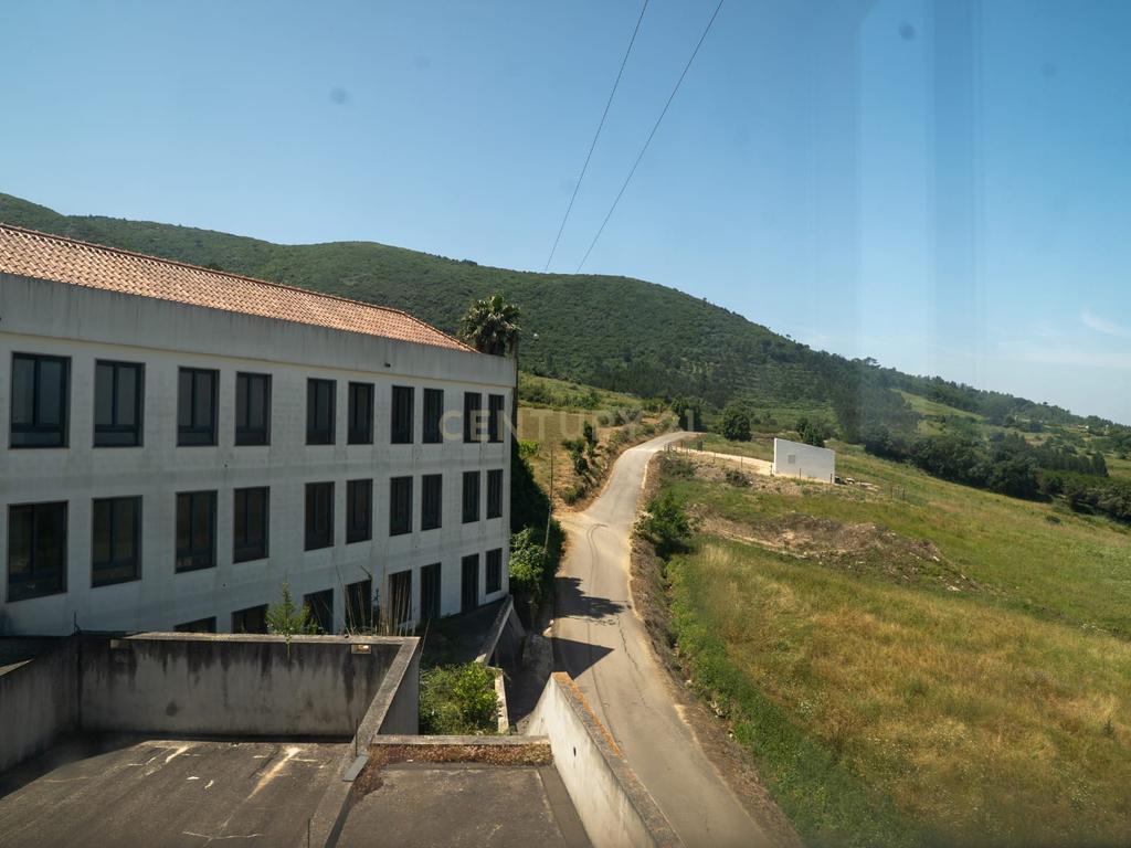Terreno com Hotel em fase de acabamento, com uma área de 1.768 m² de construção. - Image 5