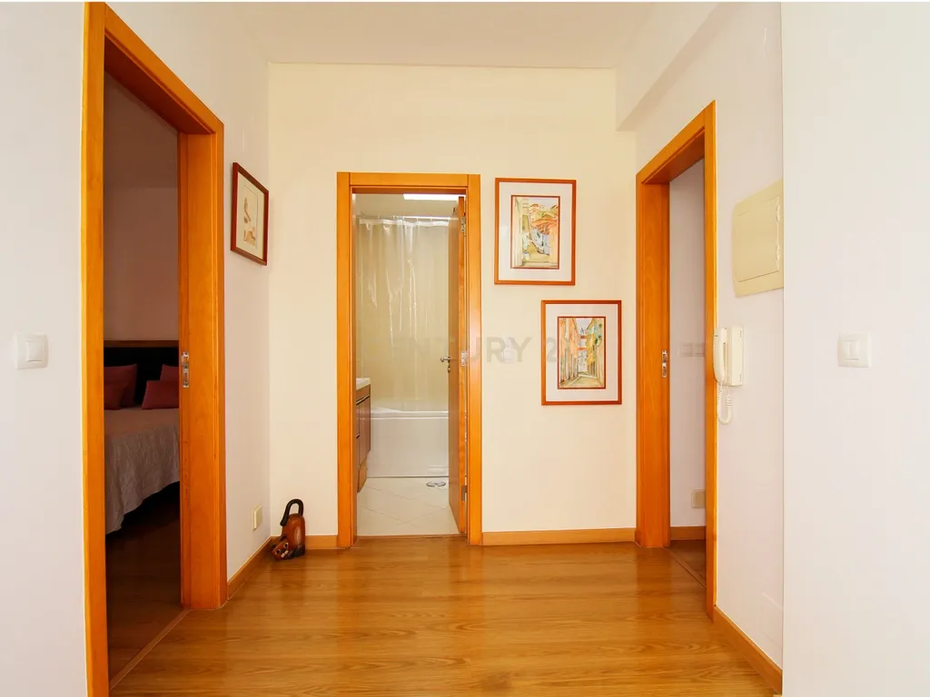 Moradia Contemporânea V3+1 Seixal - Image 33