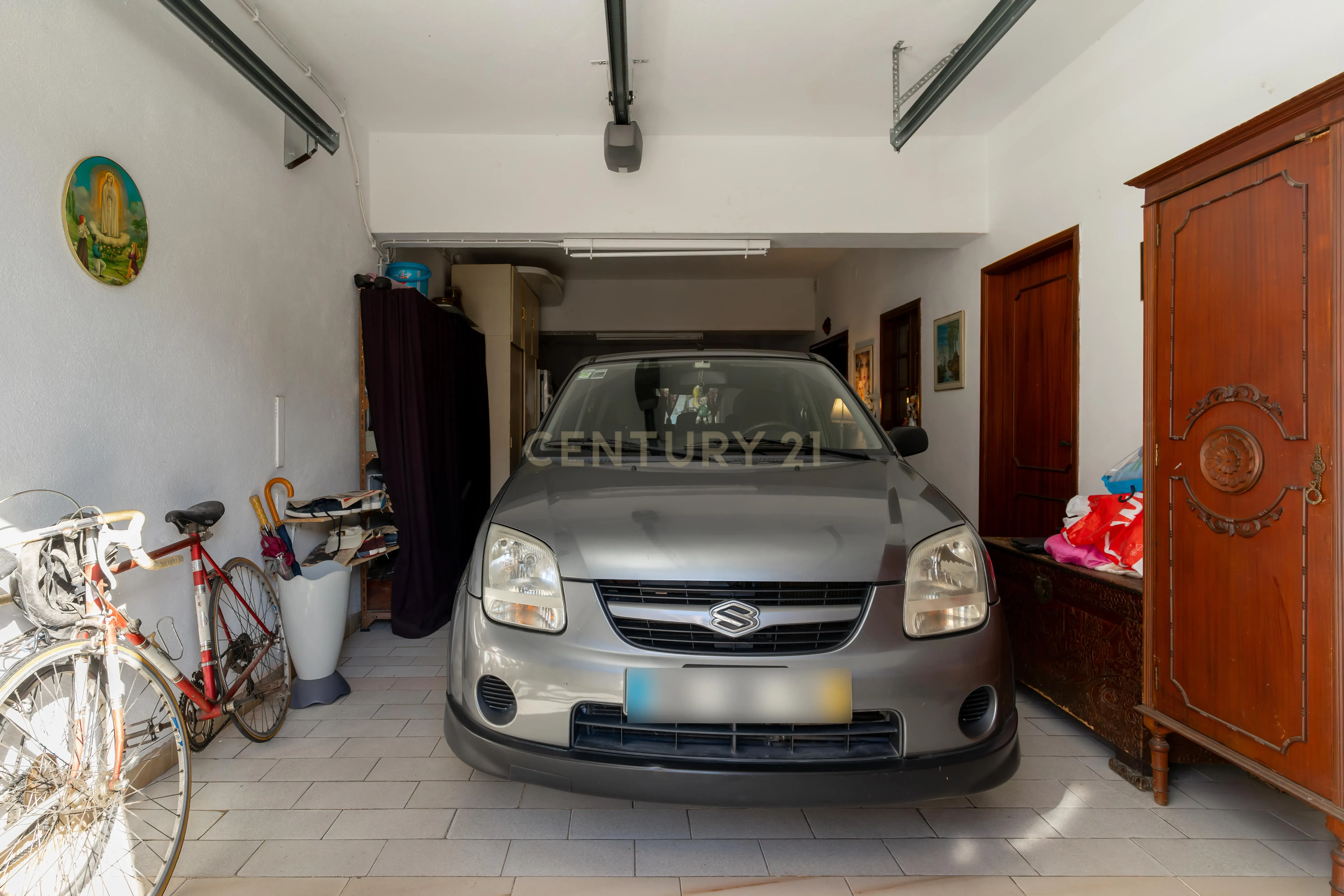 Moradia com grande potencial de valorização na Póvoa de Sta Iria! - Image 29