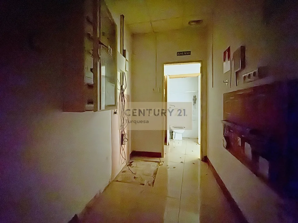 Amplo local comercial em Benalmádena, Málaga, com excelente localização - Image 14