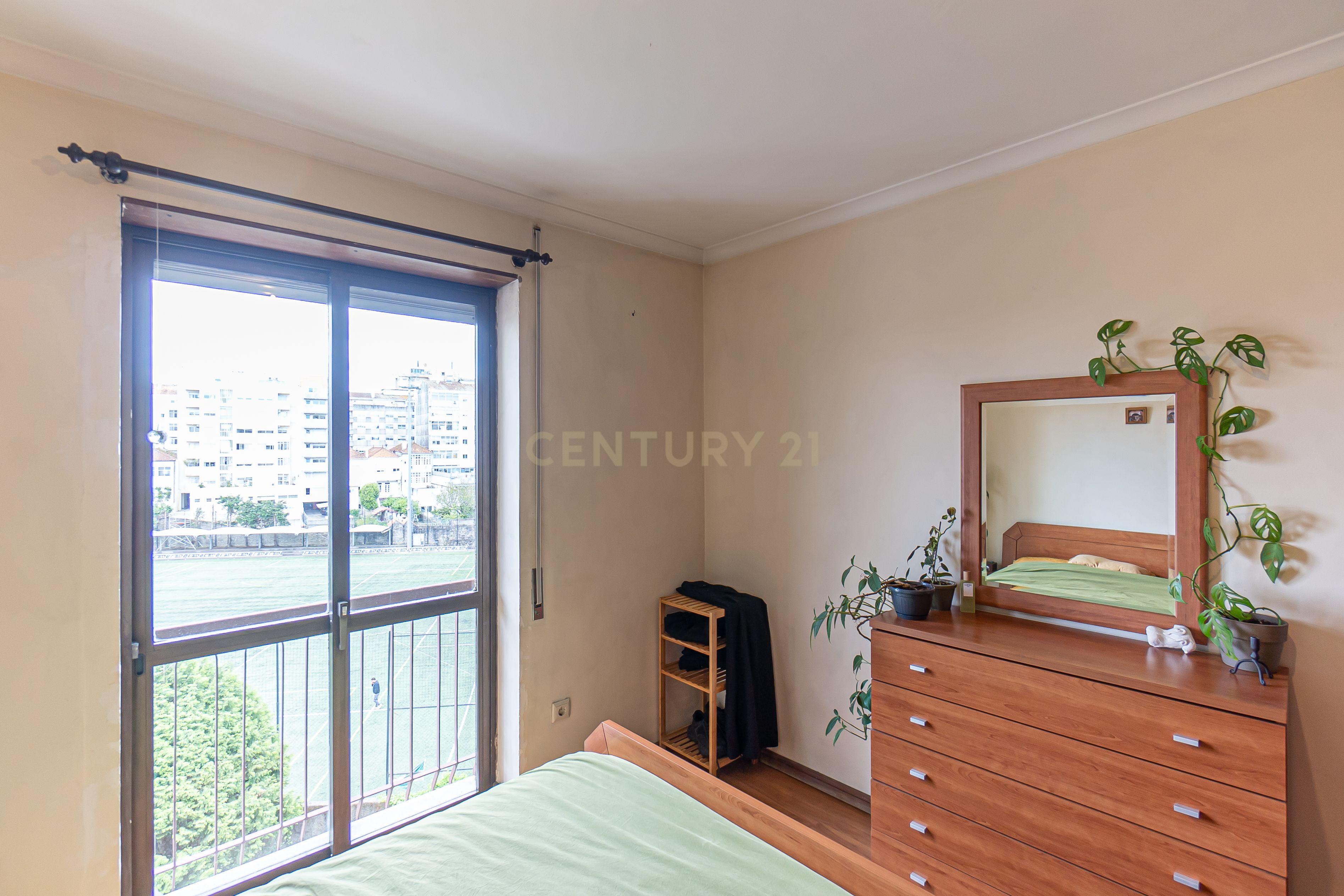 Apartamento T1 com garagem e varanda à Venda – Constituição | Porto Junto ao Vitalis Park (Centro de Treinos FCP) - Image 14