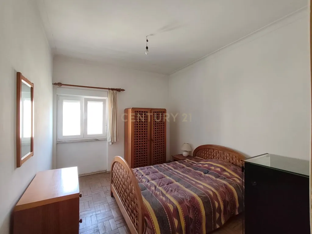 Apartamento T2+1 Duplex na Cruz de Pau - Oportunidade Única! - Image 15