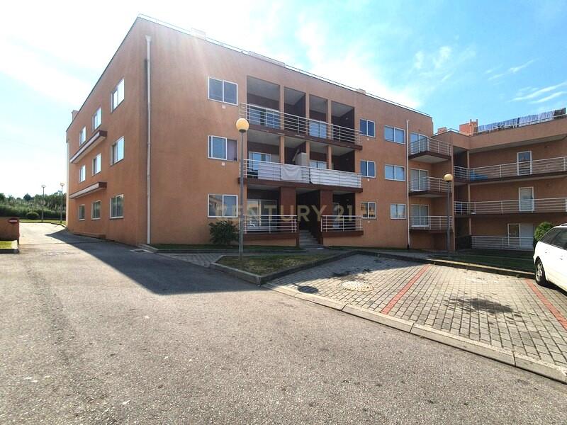 T2 com lugar de garagem em Canelas - Image 3