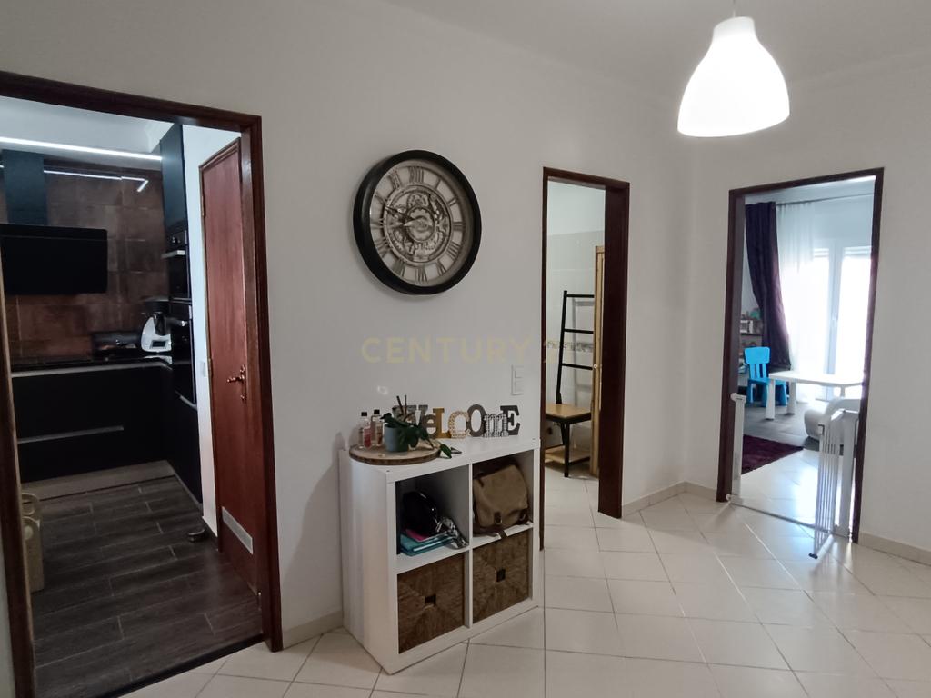 Moderno Apartamento T4 no centro de Olhão - Image 4
