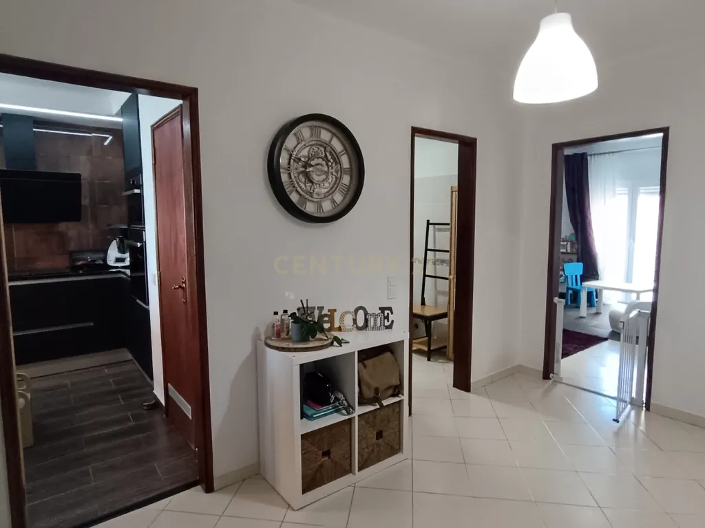 Moderno Apartamento T4 no centro de Olhão - Image 4