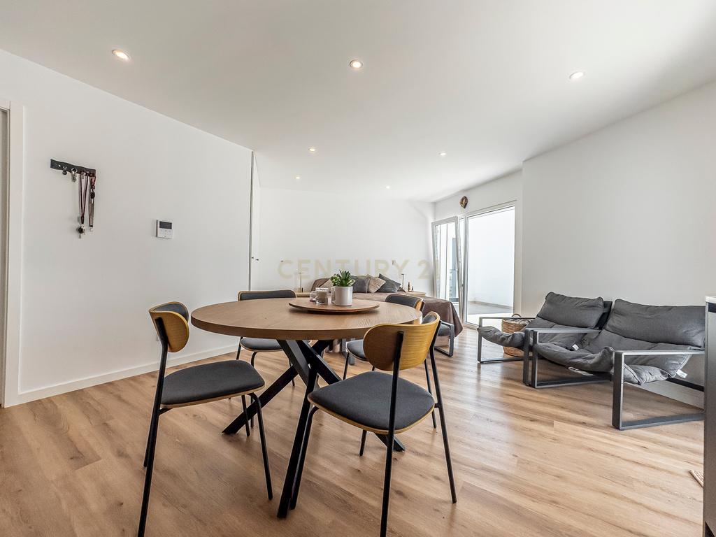 T0 Novo com Magnífico Terraço, Churrasqueira, Garagem e Arrecadação | Aires - Palmela - Image 9