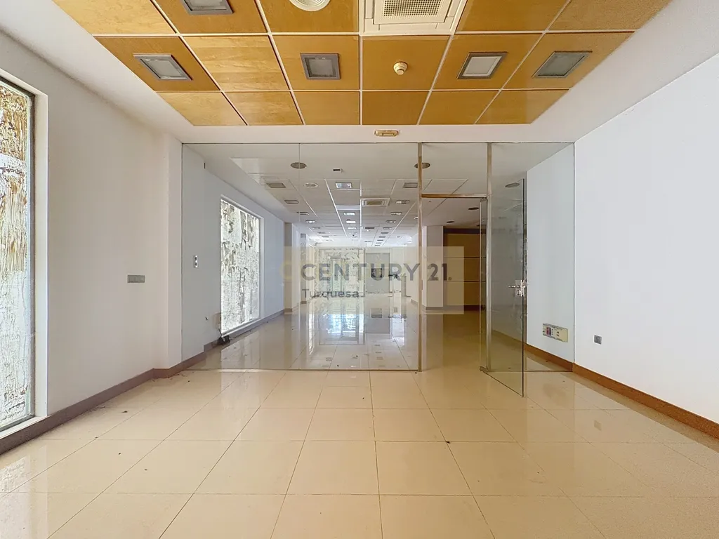 Amplo local comercial em Benalmádena, Málaga, com excelente localização - Image 30