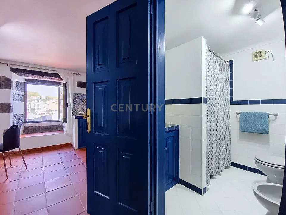Fotografia 10 de Moradia Centenária com História, Charme e Conforto Moderno. Vendida no conceito "chave na mão"