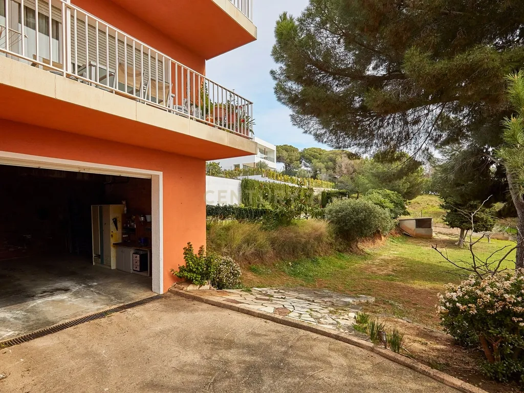 Moradia com vista para o mar e 3 habitações independentes em Canet de Mar - Image 61