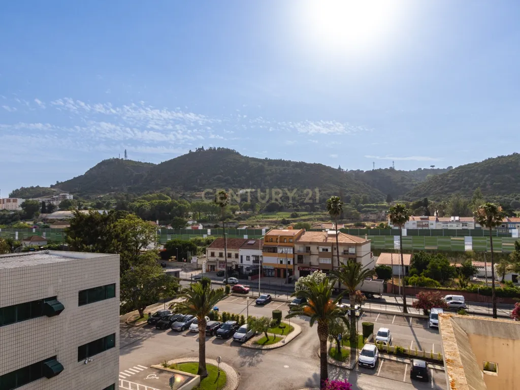 Apartamento T4 com Terraço Privativo e Churrasqueira no Condomínio Lezíria Parque | Vila Franca de Xira - Image 35