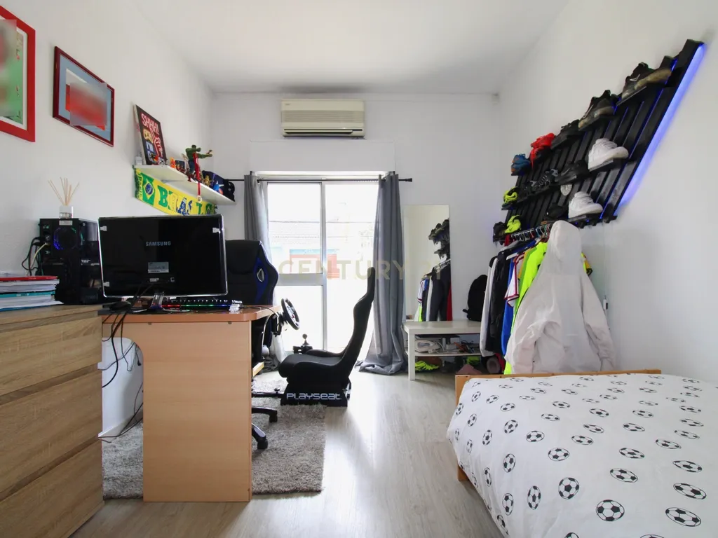 Apartamento T2 Quinta do Conde - Image 10