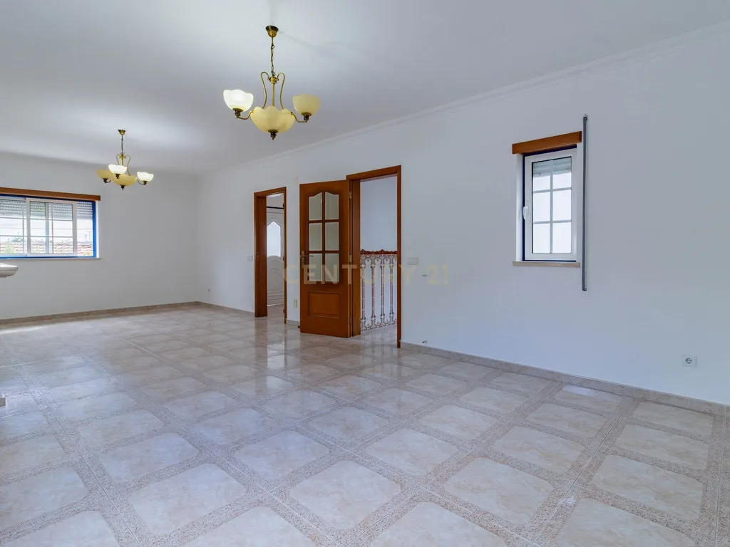 Excelente Moradia T3 na Burinhosa - Image 5