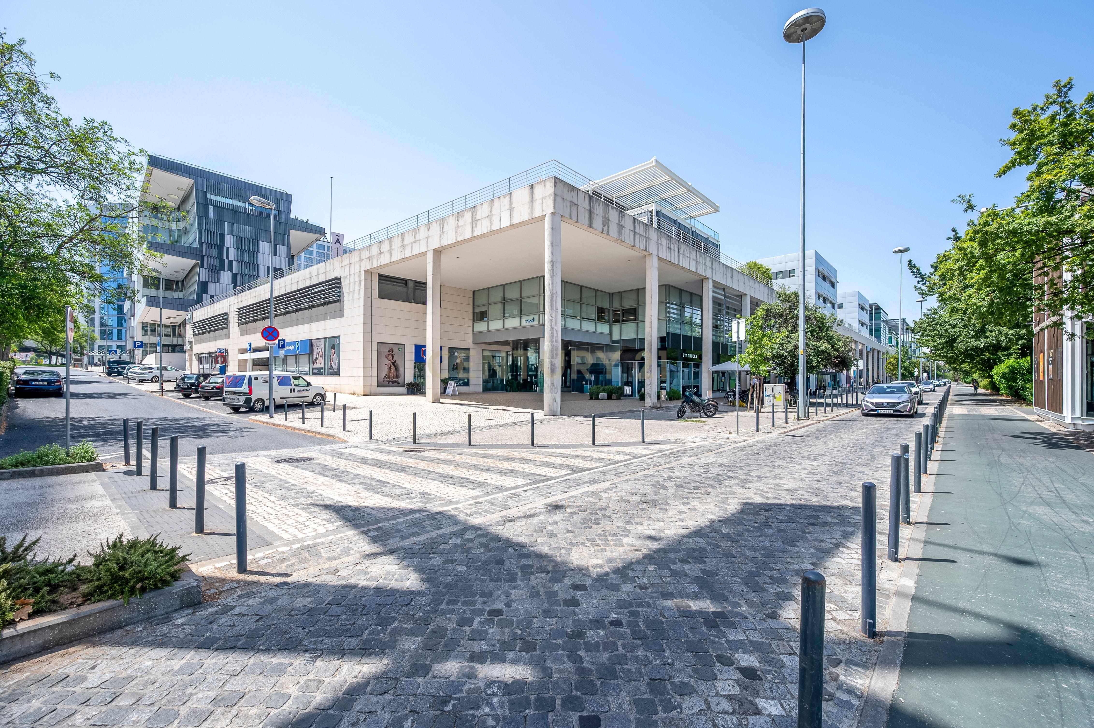 Fotografia 12 de Escritório Exclusivo & Moderno em Zona Premium – Parque das Nações