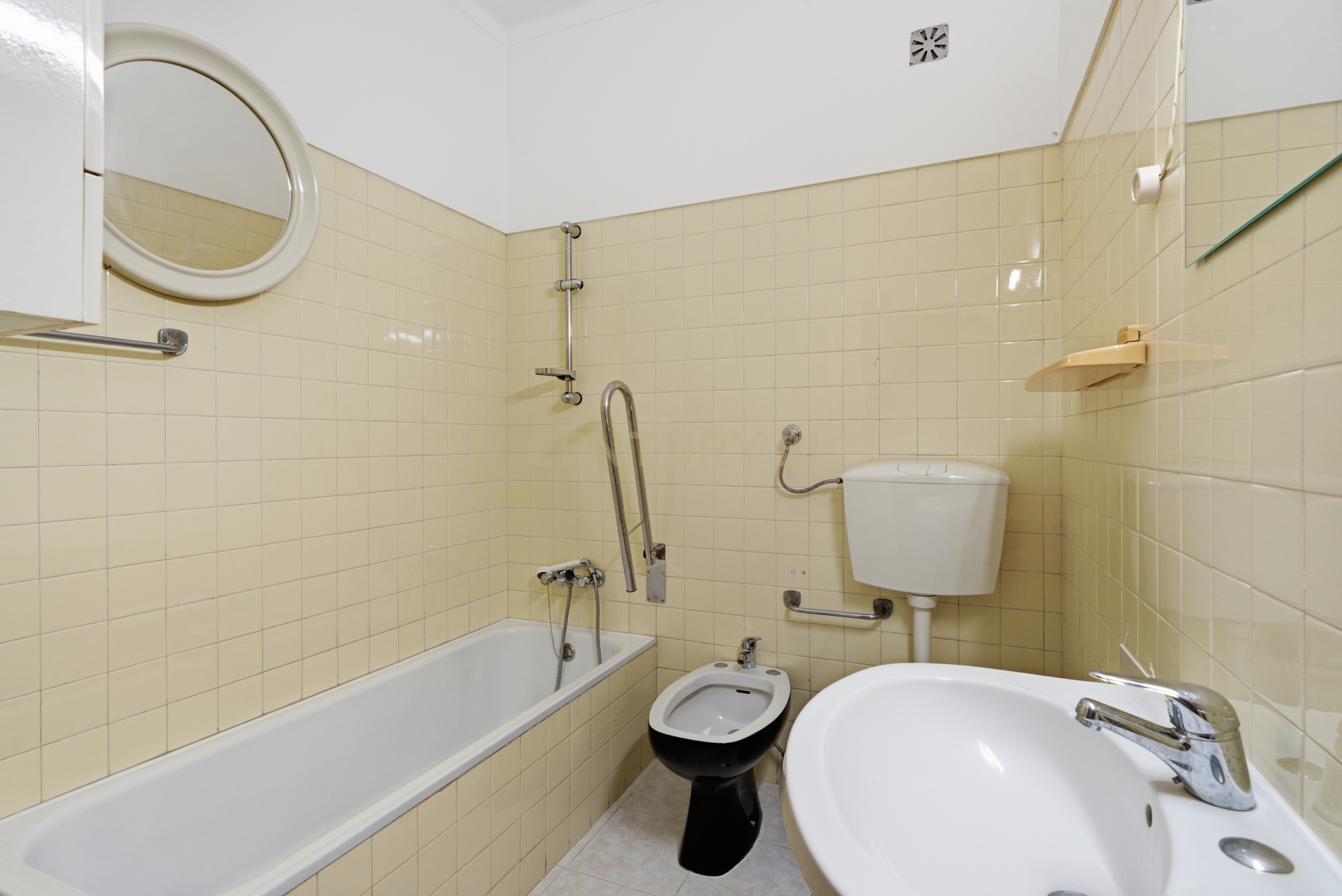 Fotografia 9 de Apartamento T3 com garagem e arrecadação - Praia da Areia Branca, Lourinhã