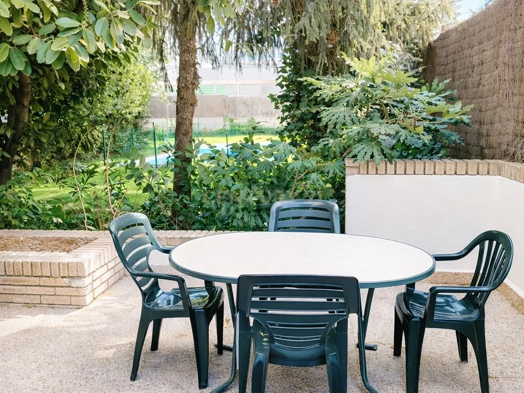 EXCLUSIVO APARTAMENTO EM URBANIZAÇÃO COM JARDIM E PISCINA - Image 25