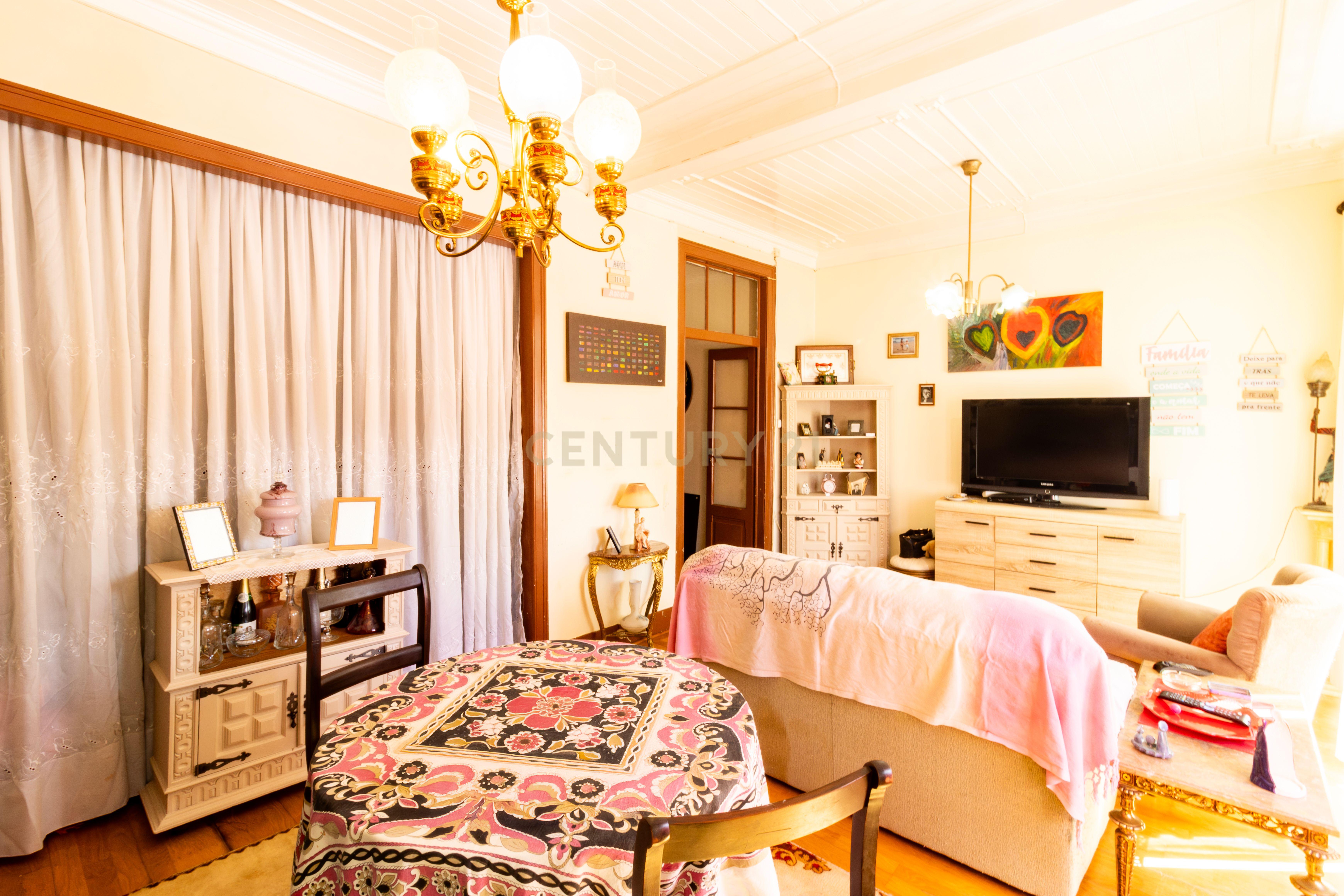Apartamento Praça 5 Outubro Caldas da Rainha - Image 4